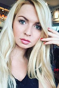 Анастасия, метро Каховская