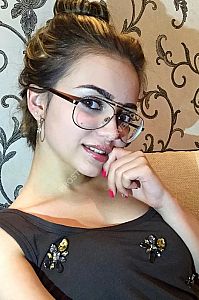 Оксана, метро Маяковская