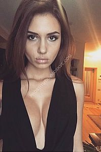 Таня, метро Каховская