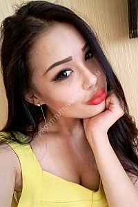 Нина, метро Юго-Западная