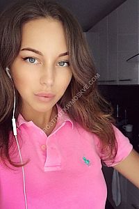 Аня, метро Окружная