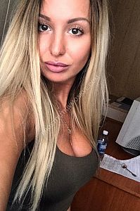 Милана, метро Панфиловская