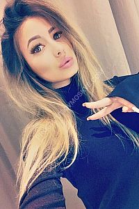 Милана, метро Бауманская