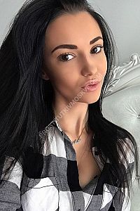 Алина, метро Ленинский проспект