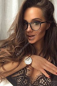 Катя, метро Площадь Революции