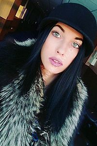 Ангелина, метро Улица Академика Янгеля