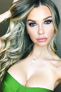 Алина, метро Славянский бульвар