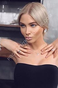 Катя, метро Бауманская