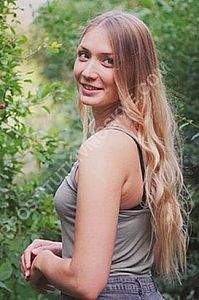 Полина, метро Петровский парк