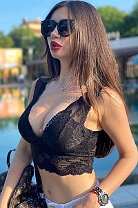 нина, метро Бульвар Адмирала Ушакова