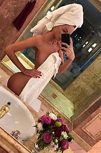 Ева, метро Сретенский бульвар