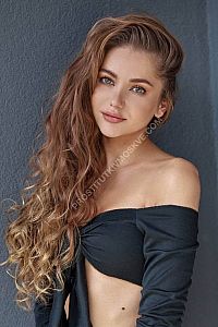 Алина, метро Кантемировская