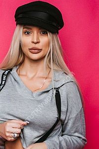 Лена, метро Калужская