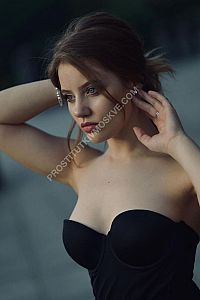 Карина, метро Маяковская